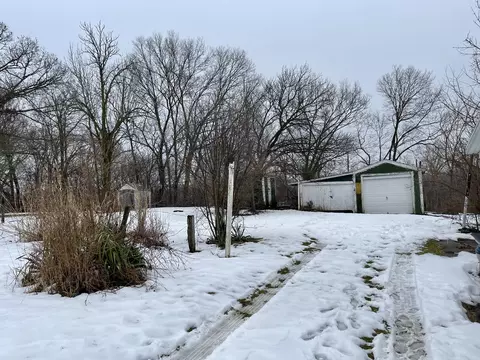 207 E Caroline St, Spring Valley, IL 61362 photo 4