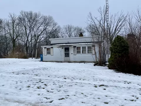 207 E Caroline St, Spring Valley, IL 61362 photo 2