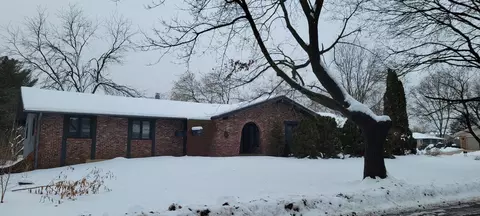 3245 Fawnridge Dr, Rockford, IL 61114