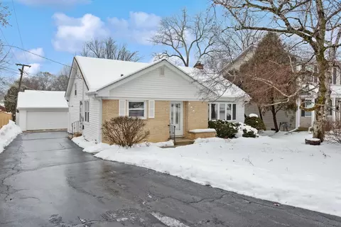 620 Aurora Way, Wheaton, IL 60187