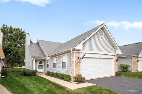 447 Prairieview Dr, Oswego, IL 60543