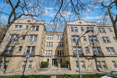 2604 W Glenlake Ave #3, Chicago, IL 60659