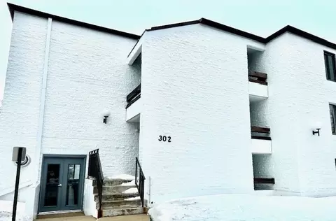 302 W Miner St #1A, Arlington Heights, IL 60005