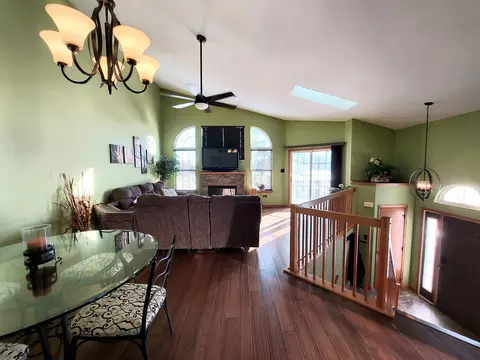 14009 Cambridge Cir, Plainfield, IL 60544 photo 4