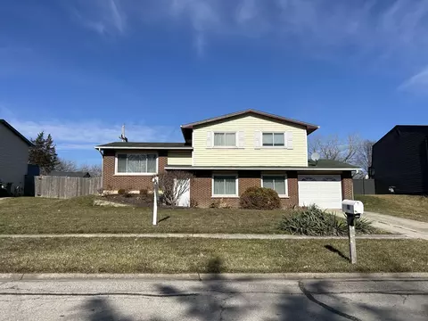 348 Ruth Cir, Bolingbrook, IL 60440