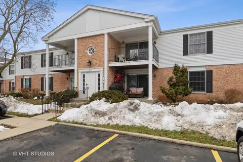 983 Golf Course Rd #2, Crystal Lake, IL 60014