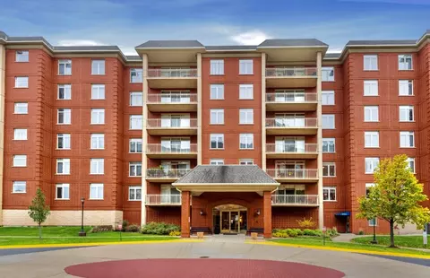 8300 Callie Ave #F-615, Morton Grove, IL 60053