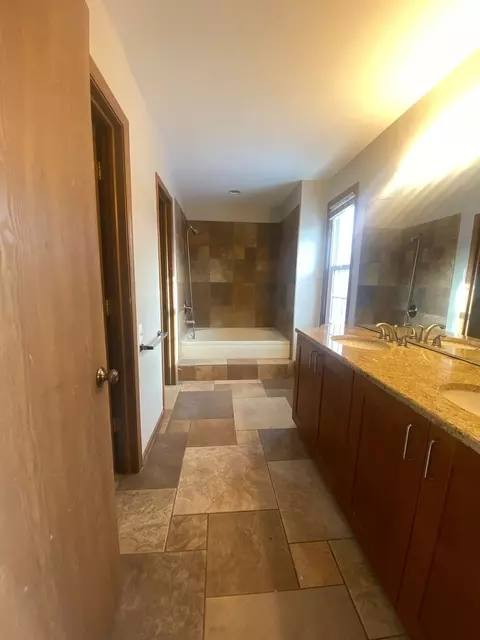 1479 Garnet Cir, Hoffman Estates, IL 60192 photo 14
