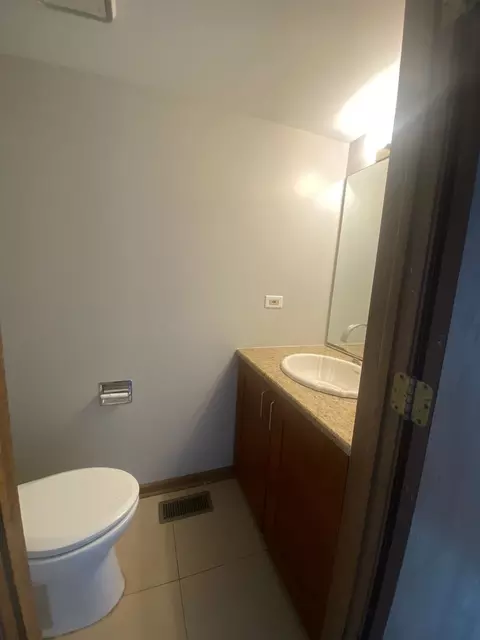 1479 Garnet Cir, Hoffman Estates, IL 60192 photo 4
