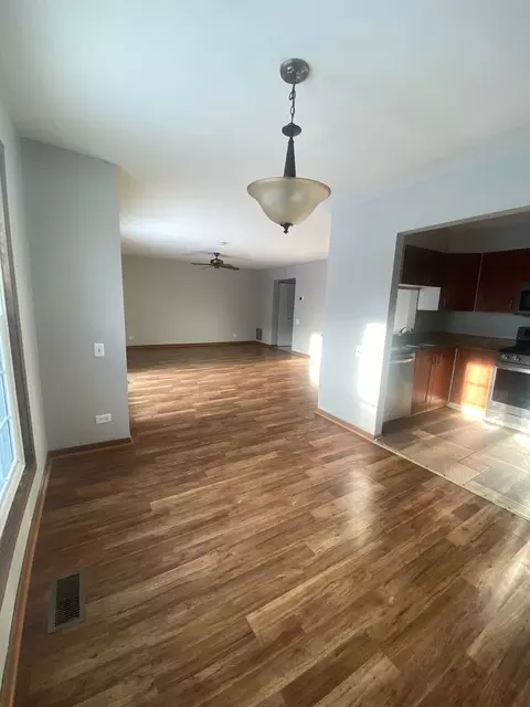 1479 Garnet Cir, Hoffman Estates, IL 60192 photo 6