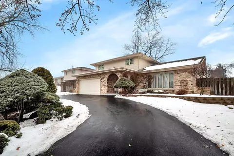 8864 W 98th Pl, Palos Hills, IL 60465