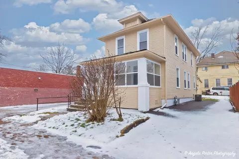 626 North Ave, Waukegan, IL 60085