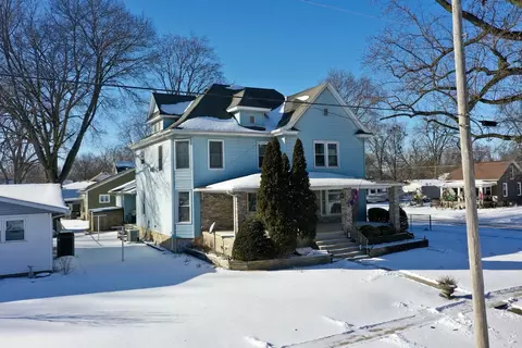 310 N 2nd St, Fairbury, IL 61739