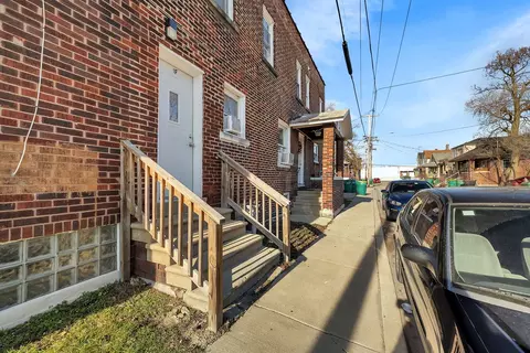 121 E Webster St, Joliet, IL 60432 photo 4