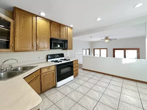 15633 S Benson Ave, Plainfield, IL 60544 photo 5