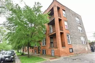 1419 E 68th St #3, Chicago, IL 60637