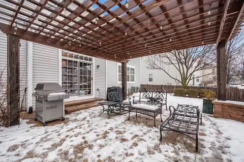 712 Eagle Brook Ln, Naperville, IL 60565 photo 38