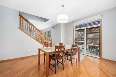 712 Eagle Brook Ln, Naperville, IL 60565 photo 14