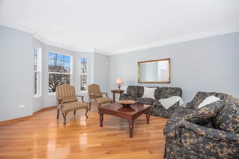 712 Eagle Brook Ln, Naperville, IL 60565 photo 8