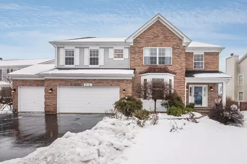 712 Eagle Brook Ln, Naperville, IL 60565