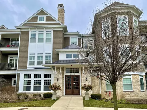 7 E Kennedy Ln #306, Hinsdale, IL 60521