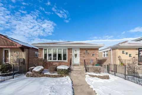 614 W 43rd St, Chicago, IL 60609