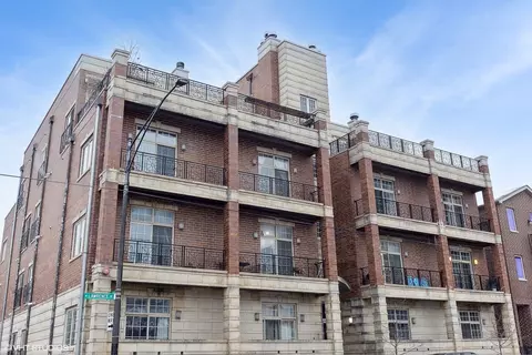 2635 W Lawrence Ave #2C, Chicago, IL 60625
