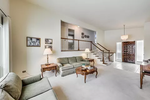 903 S Golfview Pl, Mount Prospect, IL 60056 photo 7