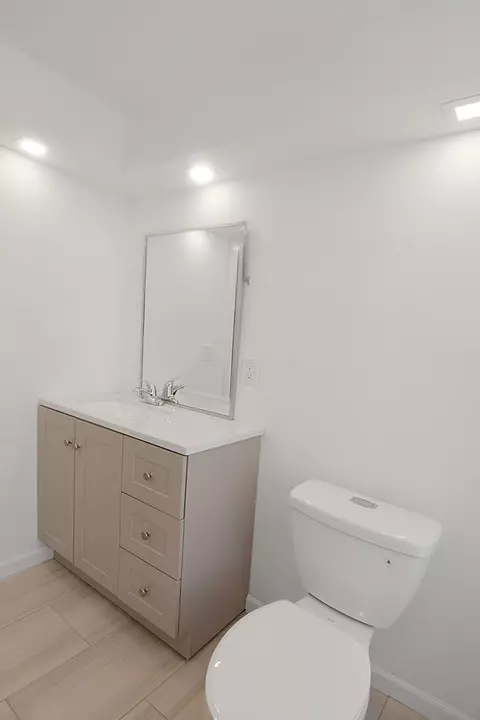 203 W Cherry St, Le Roy, IL 61752 photo 17