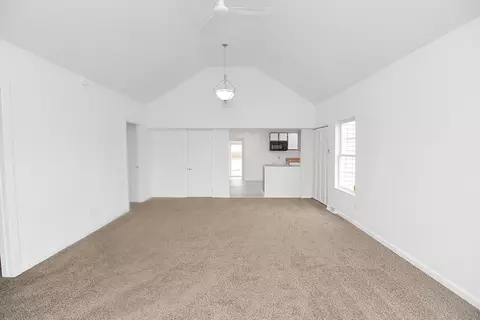 203 W Cherry St, Le Roy, IL 61752 photo 6