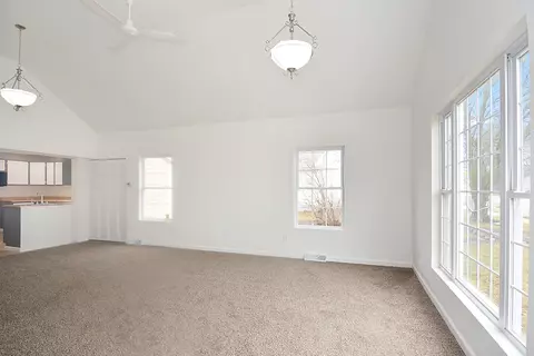 203 W Cherry St, Le Roy, IL 61752 photo 5