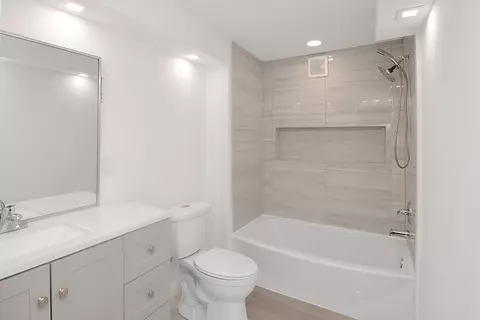 203 W Cherry St, Le Roy, IL 61752 photo 9