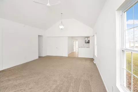 203 W Cherry St, Le Roy, IL 61752 photo 2