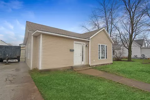 203 W Cherry St, Le Roy, IL 61752