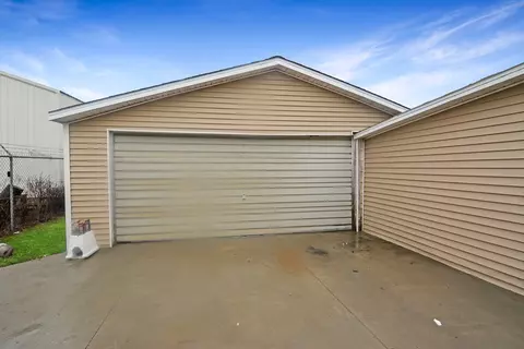 203 W Cherry St, Le Roy, IL 61752 photo 48