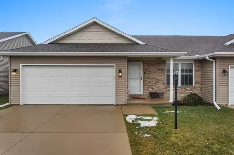 109 Sunset Ct, Fisher, IL 61843