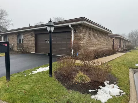 2215 Vista Ct, Northbrook, IL 60062