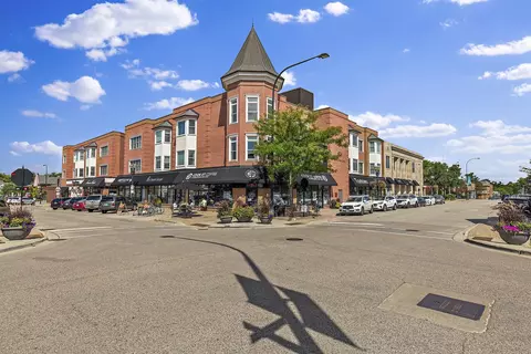 100 E Station St #220, Barrington, IL 60010