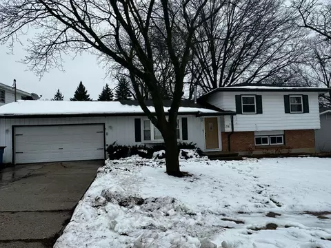 716 6th Ave, Dixon, IL 61021