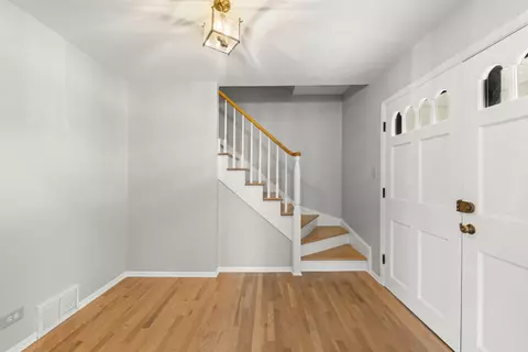 Entry Way - 1967 Briarcliffe Blvd, Wheaton, IL 60189 photo 1 of 2