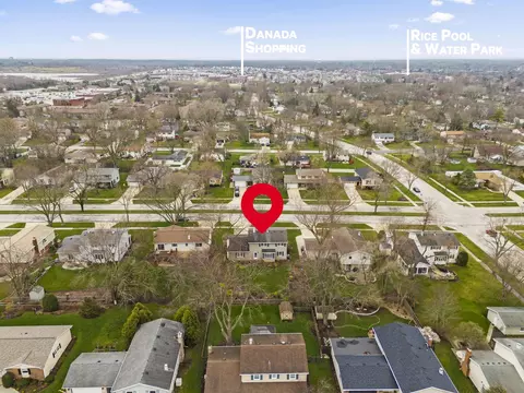 View/Area - 1967 Briarcliffe Blvd, Wheaton, IL 60189 photo 3 of 10