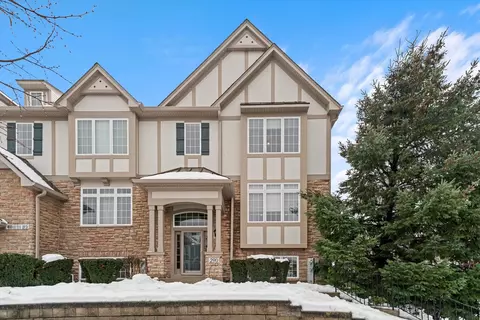 290 Sype Dr, Carol Stream, IL 60188