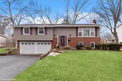 1833 E Jonquil Ter, Arlington Heights, IL 60004