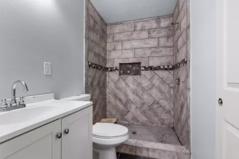 109 E Main St, Winnebago, IL 61088 photo 9