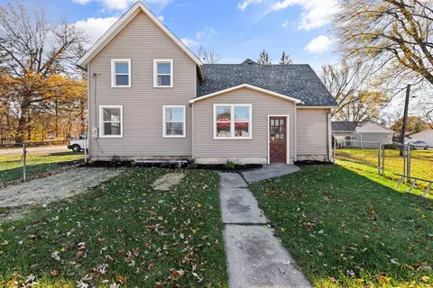 109 E Main St, Winnebago, IL 61088