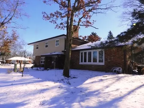 408 Mcaree Rd N, Waukegan, IL 60085