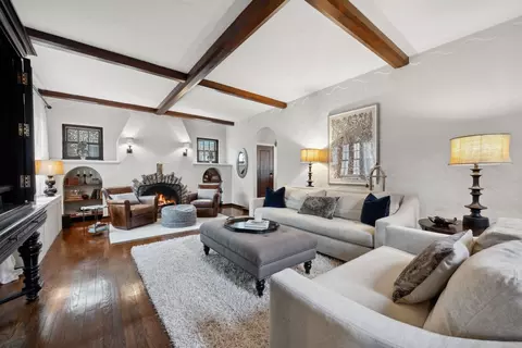 Living - 70 Warwick Rd, Winnetka, IL 60093 photo 1 of 3