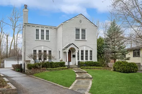 Exterior - 70 Warwick Rd, Winnetka, IL 60093 photo 9 of 9