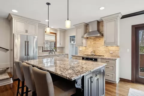 Kitchen - 70 Warwick Rd, Winnetka, IL 60093 photo 2 of 4