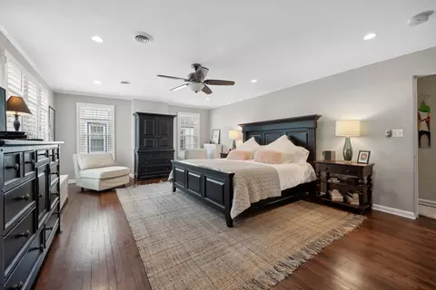 Bedroom - 70 Warwick Rd, Winnetka, IL 60093 photo 2 of 4